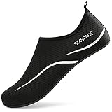 Sixspace Herren Damen Badeschuhe Wasserschuhe Aquaschuhe Strandschuhe Schnell Trocknend Slip on Breathable Schwimmschuhe Surfschuhe für Beach Pool Surfen Yoga Schwarz(Lieferantengröße 42 EU)