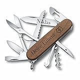 Victorinox Taschenmesser Huntsman Wood aus Holz mit Gravur I Geschenk für Männer Frauen I zum Geburtstag I Schweizer Taschenmesser personalisiert Griff Klinge (Gravur am Griff)