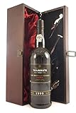 Warre's Late Bottled Vintage Port 1999 in einer mit Seide ausgestatetten Geschenkbox, da zu 4 Weinaccessoires, 1 x 750ml